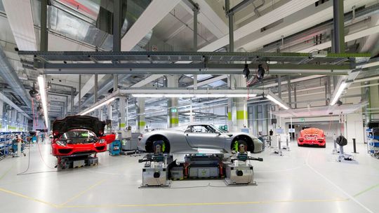 Life isn't exactly a walk in the park for Porsche right now. And now Porsche management is saying that next year will be even worse. Read here to find out why that's supposed to be the case...(Image:  Porsche)