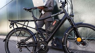 Wer mit dem E-Bike zum Termin kommt, beweist ein Gespür für die Trends der Zukunft und zeigt, dass umweltbewusste, gesunde Mobilität keineswegs Quälerei ist. (Quelle: www.r-m.de | pd-f)