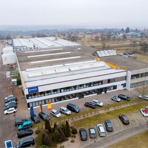 Bei Bystronic glass in Neuhausen-Hamberg werden seit mehr als 50 Jahren Maschinen und Anlagen zur Isolierglasfertigung hergestellt und weltweit verschickt.