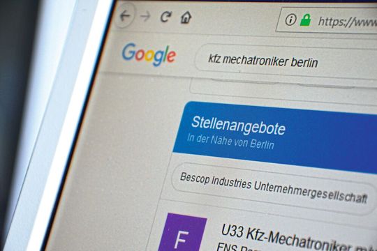 Die Bedeutung von Google als Instrument zur Personalgewinnung dürfte künftig deutlich wachsen: Ende Mai hat die Suchmaschine ihre neue Jobsuchfunktion Google for Jobs eingeführt – was sich auch direkt auf das Recruiting von Autohäusern auswirkt.(Bild:  Achter/»kfz-betrieb«)