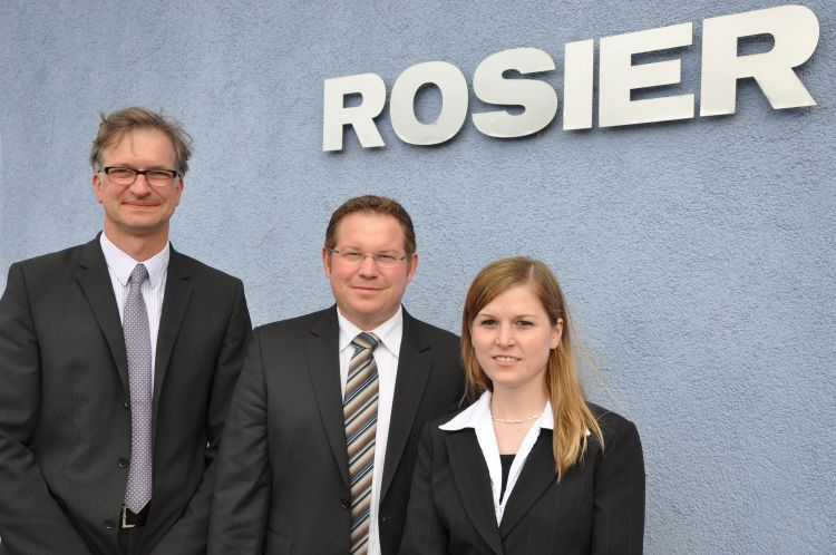Verantwortlich für die Rosier-Bewerbung zum Internet Sales Award 2012: Geschäftsführer Marc Heinen sowie Ingo Spiekermann und Carolin Grossert aus der Marketingabteilung. (Foto: Richter)
