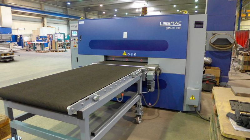 DIe Entgrat- und Bürstmaschinen SBM-XL 1000 S1B2 von Lissmac. (Springfeld)