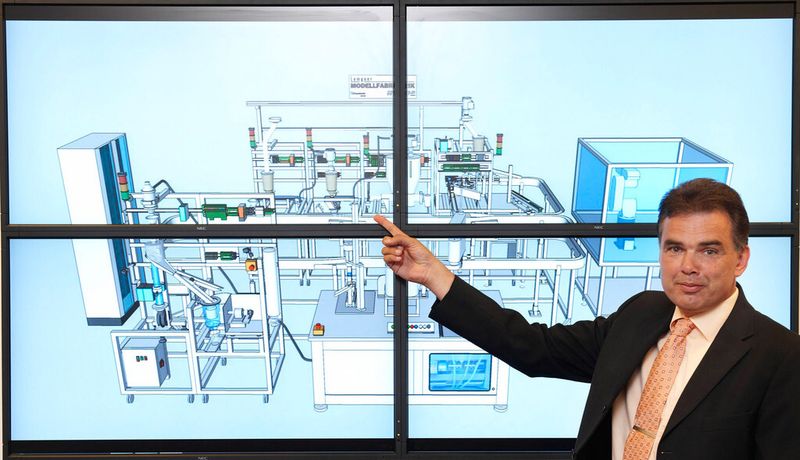 Einsatz von 3D-Modellen: Professor Jürgen Jasperneite, Institutsleiter des Init und Fraunhofer-Anwendungszentrum Industrial Automation (IOSB-INA), sieht Potenziale für Unternehmen. (Bild: Ciit)