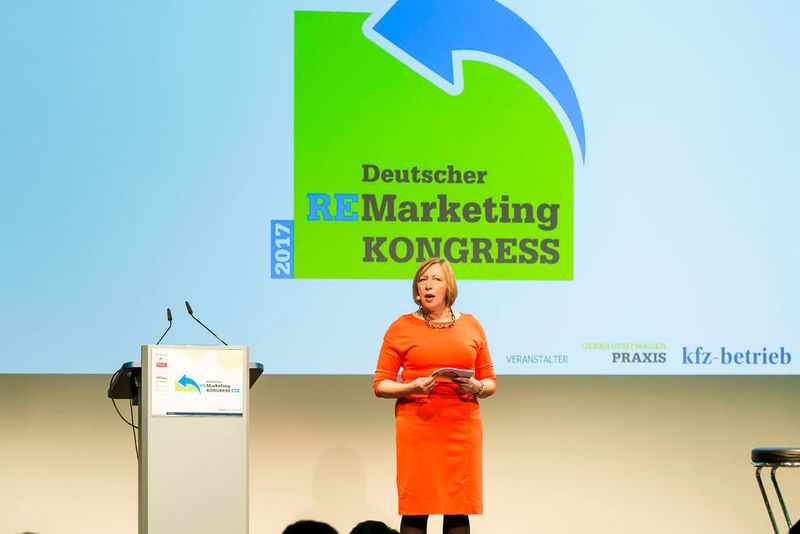 Silvia Lulei, Chefredakteurin von »Gebrauchtwagen Praxis«, führte durch das Programm. (Stefan Bausewein)