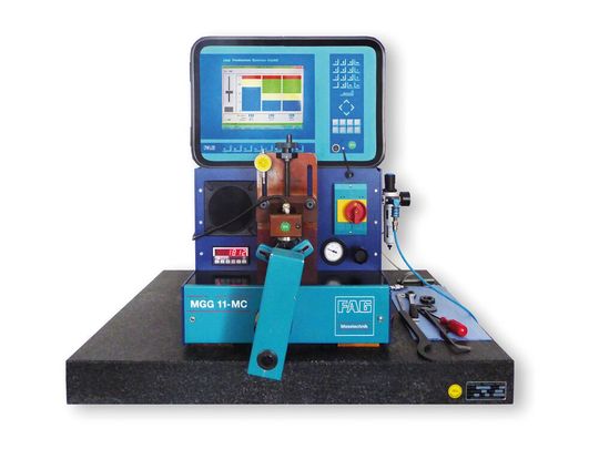 Zur umfassenden Prüfkompetenz von Hecht Kugellager gehören Körperschallprüfungen auf dem werkseigenen FAG-Prüfstand.(Bild:  Hecht Kugellager)