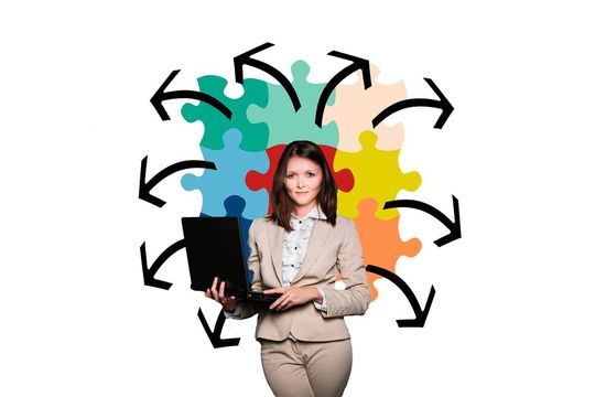 Die Zahl der weiblichen Führungskräfte in Unternehmen der Nachrungs- und Genussmittelindustrie ist tendenziell eher rückläufig.(Bild:  gemeinfrei /  Pixabay)