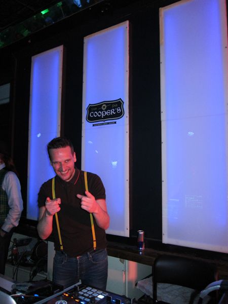 André ter Schüren alias DJ Erwin legte in der Microsoft Lounge auf. (Bild: IT-BUSINESS)