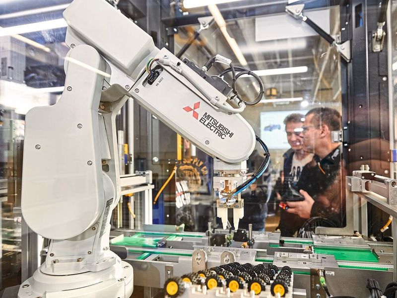  (Mitsubishi Electric Europe B.V.)