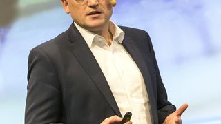 Olav Bagusat, Leiter Großkundengeschäft von VW Pkw in Deutschland, erläuterte auf den Autovertriebstagen, wie sich das Verständnis von Mobilität in den kommenden Jahren wandeln wird. (Stefan Bausewein)