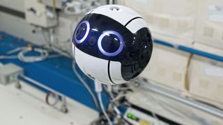 Nach Hause mit Fotos aus dem All an Bord: Bürstenlose Flachmotoren stabilisieren die Kamera-Drohne. (Bild: Maxon)