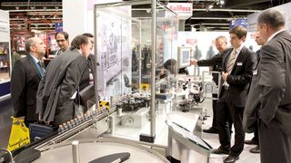 Die Hochleistungsetikettiermaschine schafft 30000 Objekte pro Stunde.  (Bild: Bausch+Ströbel)