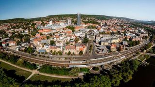 Veranstaltungsort des diesjährigen Digital-Gipfels im November ist die Stadt Jena (© Stadt Jena / Sebastian Bratge)