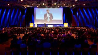 Zukunftsforscher Sven Gabor Janszky stellte die aktuelle Ausgabe des „Deutschen TrendINDEX“ vor. (Bild: Roman Walczyna)