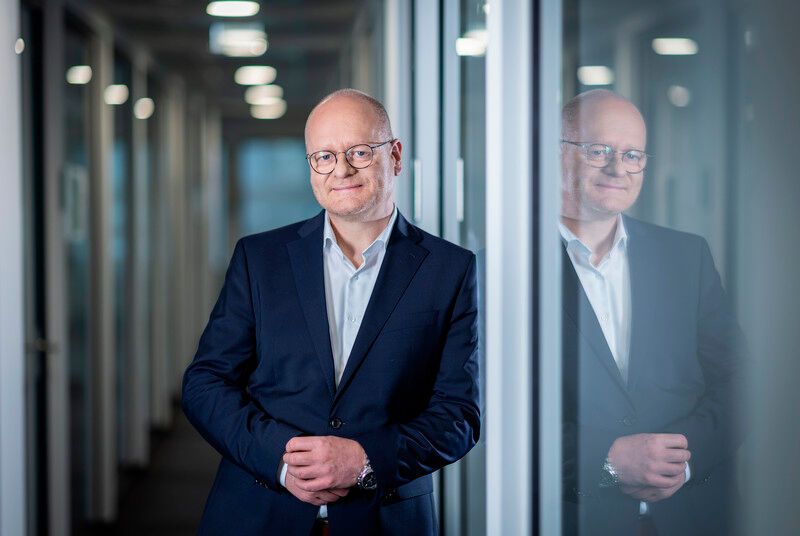 Bernd Schlömer ist Staatssekretär für Digitalisierung im Ministerium für Infrastruktur und Digitales des Landes Sachsen-Anhalt und Beauftragter der Landesregierung für die Informationstechnik. Dies entspricht der Position des CIO. Diese Position hat er seit 2021 inne. (© MID)