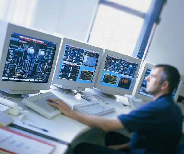 Dazu gehört FactoryTalk als skalierbare Plattform für Fertigungs-Informationen, die alle Steuerungssysteme integriert und die Geschäftsebene mit der Produktionsebene verbindet. (Archiv: Vogel Business Media)