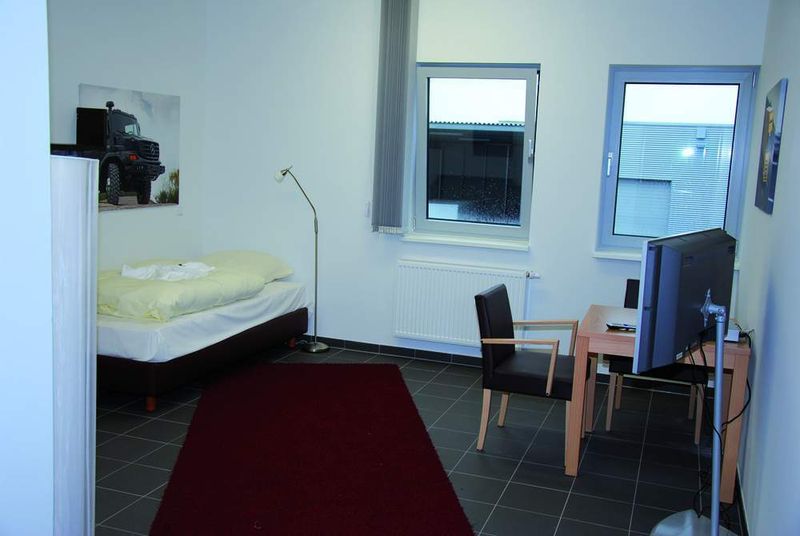 Die funktionell eingerichteten Zimmer für Übernachtungsgäste sind ihr Geld (35 Euro) wert. (Archiv: Vogel Business Media)