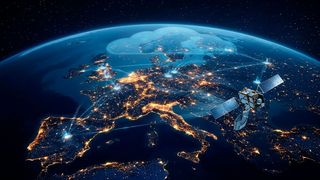 Digital EO soll Erdbeobachtungsdaten, Rechenkapazitäten und Services in einer souveränen europäischen Infrastruktur zusammenführen. (Bild: Gemini / KI-generiert)