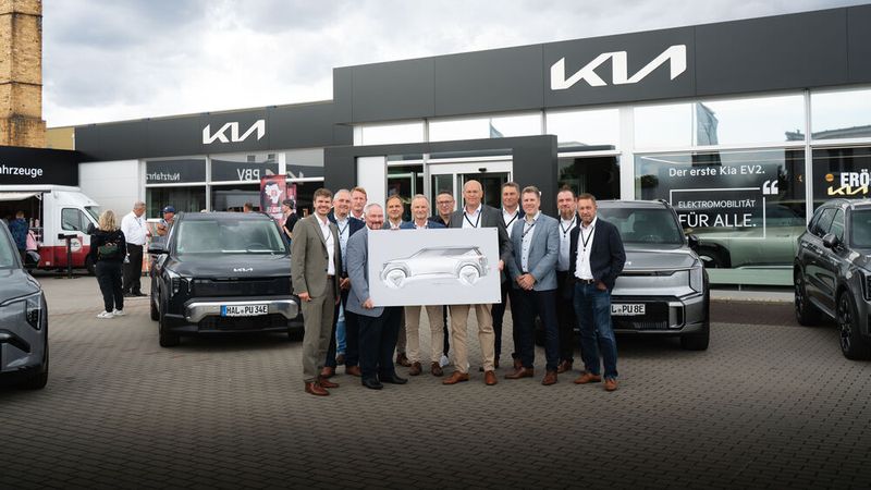 Das neue Autohaus wurde Anfang September im Beisein von Kia-Vertretern feierlich eröffnet.  (Bild: BST Creation/PS Union)