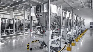 Container-Aufgabestation mit Dosierschnecke (Bild: Azo)