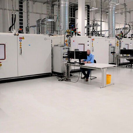 Einblick in das jüngst zertifizierte SGS-LifeCycle-Labor in Rosenheim. Einblick in das jüngst zertifizierte SGS-LifeCycle-Labor in Rosenheim.