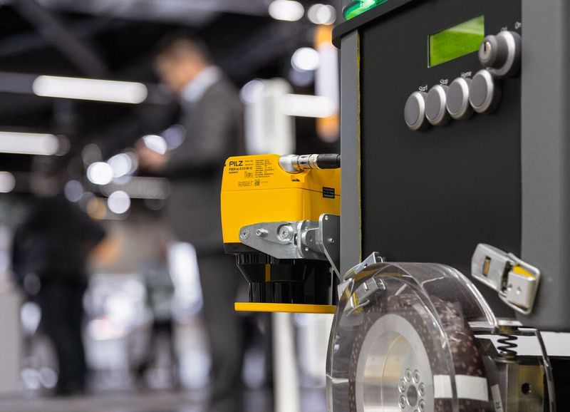 The automation company Pilz is presenting solutions from safety and industrial security for safe automation and the secure operation of mobile platforms at Logimat. (Image:Pilz GmbH & Co. KG)