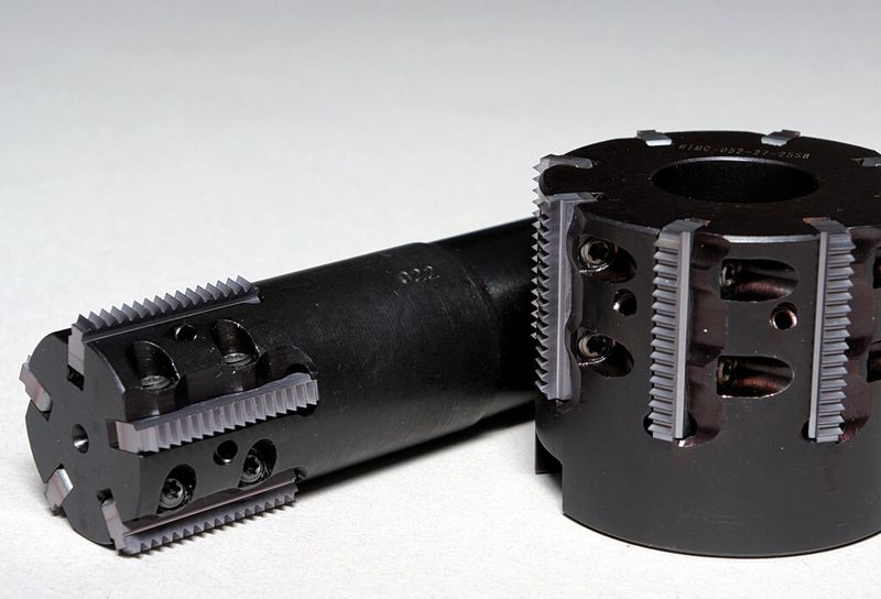 Bild 1: Die mehrzahnigen Gewindefräswerkzeuge eignen sich für das Fertigen zylindrischer und konischer Standard- und Sondergewinde. (Bild: Vargus)