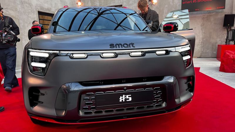 Die bullige Front hat man so sonst noch an keinem Smart gesehen. (Bild: Dirk Kunde/SP-X)