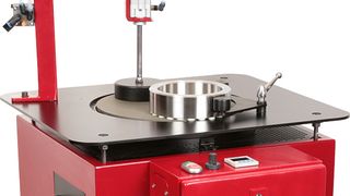 Feinschleifmaschine mit 300 mm Tischdurchmesser zur Finish-Bearbeitung kleiner Teile. (Archiv: Vogel Business Media)