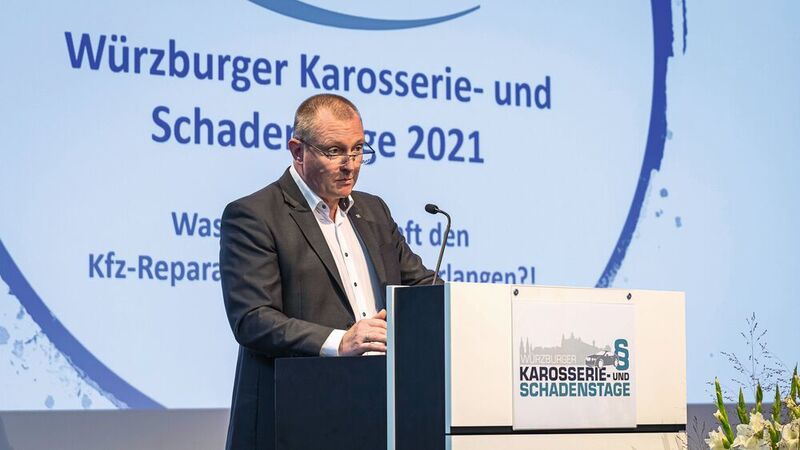 ZKF-Präsident Peter Börner rief die Branche bei verschiedenen Themenfeldern zum Handeln auf. (Stefan Bausewein)
