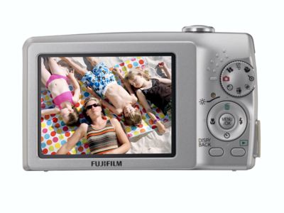 Highlight der F480 ist das 28 Millimeter Weitwinkelobjektiv mit Vierfach-Zoom. (Archiv: Vogel Business Media)