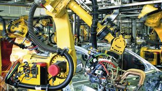 Mit der umfassenden und andauernden Vernetzung aller produktionsrelevanten Komponenten steigt auch das Gefahrenpotenzial für unerwünschte Eingriffe in die Fertigung merklich an.  (© Rainer Plendl - Fotolia)