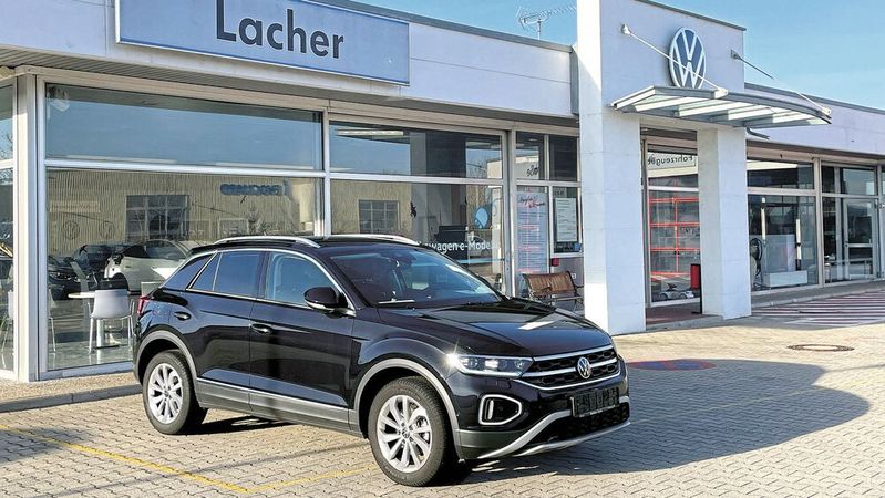 Das Autohaus Lacher betreibt zwei Filialen in der Oberpfalz und will als attraktiver Arbeitgeber wahrgenommen werden.(Bild:  Autohaus Lacher)