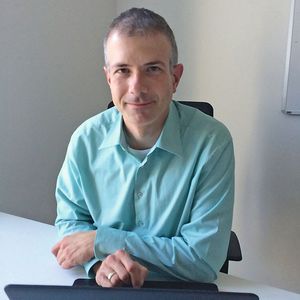 „Spätestens mit Inkrafttreten des IT-Sicherheitsgesetzes werden die Betreiber von Medizingeräten mit Anforderungen auf die Hersteller zukommen.“ Frederik Humpert-Vrielink, Geschäftsführer Cetus Consulting