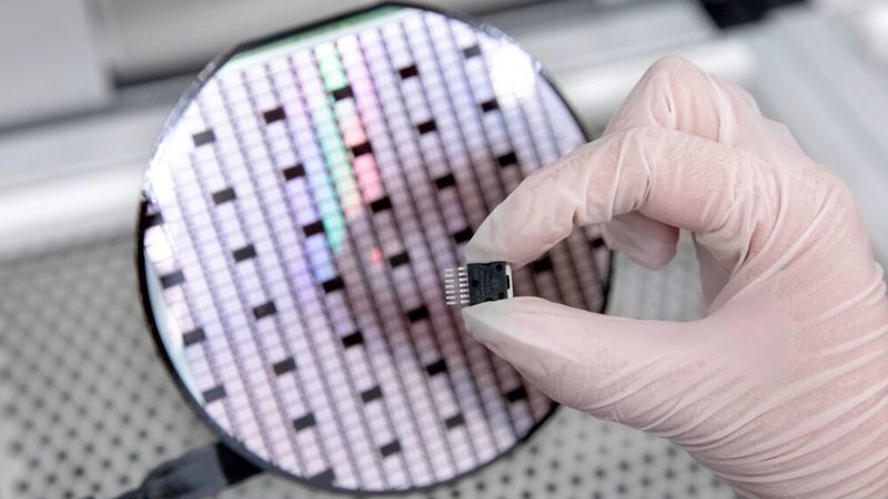 Silicon carbide semiconductors display better electrical conductivity and enable higher switching frequencies while also ensuring that much less energy is dissipated in the form of heat. (Bosch)