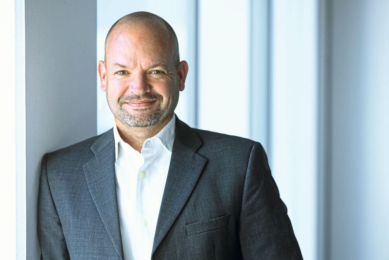 Jörg Burzer ist Mitglied des Vorstands der Mercedes-Benz AG.