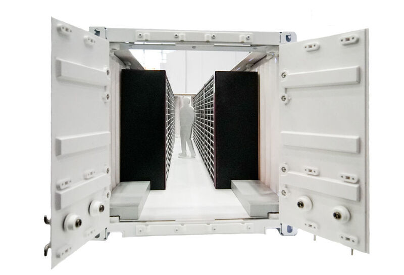 Auf der Energy Storage zeigt GS YUASA ein Energiespeichersystem mit einer Kapazität von 10MW/2,4MWh und 1.152 Lithium-Ionen-Modulen als 40‘ Container-Modell. (GS YUASA)