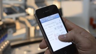 Die Fabrik per Handy-App steuern: faktisch geht das schon... (Bild: Fraunhofer-IAO)