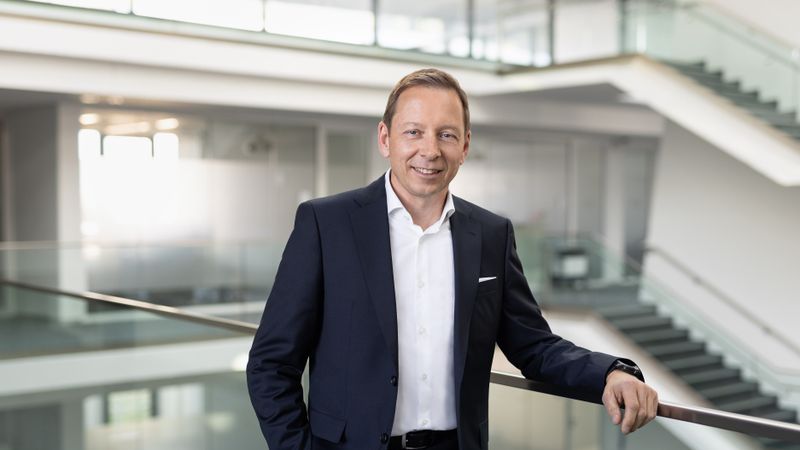 Martin Fischer soll zum 1. März 2025 CEO von Forvia werden. Er folgt auf Patrick Koller, der den Zulieferer verlassen wird.(Bild:  Forvia)