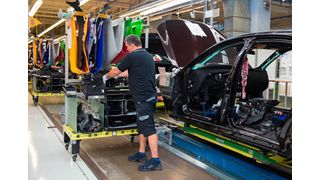 Autoproduktion im Daimler-Werk Sindelfingen. (Daimler)