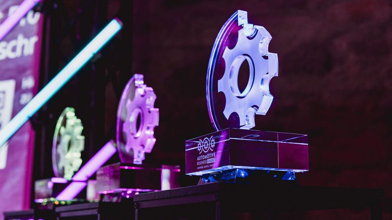 »kfz-betrieb« hatte den Automotive Business Award auch 2025 in den drei Kategorien Vertrieb, Service und Digitalisierung ausgeschrieben. (Bild: Stefan Bausewein)