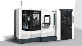 Die NTX 500 mit Roboterautomation IMTR bearbeitet Implantate und orthopädische Instrumente auf sechs Seiten komplett. (Bild: DMG Mori)