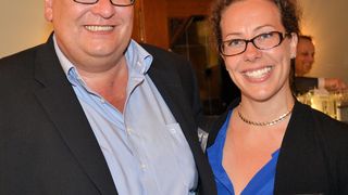 Barbara Massolin, EMEA Business Development bei CoolIT, und Wolfgang Walter, Geschäftsführer von Boston Deutschland, arbeiten bei Kühlungssystemen für Server zusammen. (Bild: IT-BUSINESS)