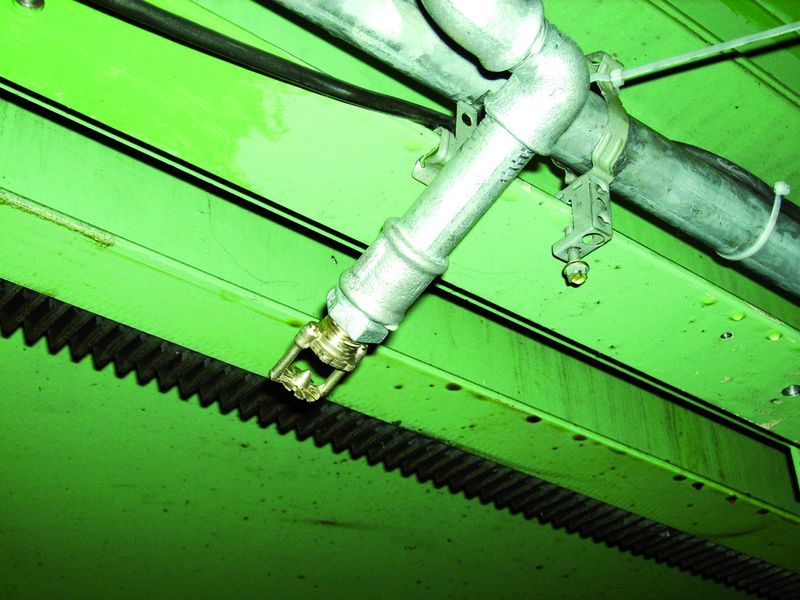 Bild 4: Wo größere Wassermengen erforderlich sind, schützen Sprühwasserlöschdüsen die Produktionsanlage. (Archiv: Vogel Business Media)