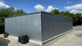 Lagerhalle für Reifen.jpeg (HaCoBau Hallen und Container Systeme GmbH)