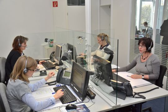 Im neu eingerichteten Kundenkontakt-Center laufen viele wichtige Informationen zusammen. (Archiv: Vogel Business Media)