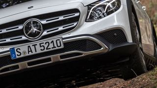 Die SUV-Version des E-Klasse-Kombis kommt Ende März 2017 in den Handel. (Daimler)