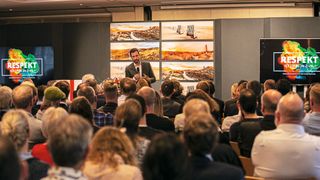 Spannende und hilfreiche Vorträge für angehende Führungskräfte, das Treffen mit Gleichgesinnten und Networking – dafür steht die Herbstakademie des Kfz-Gewerbes. (Bild: Herbstakademie)