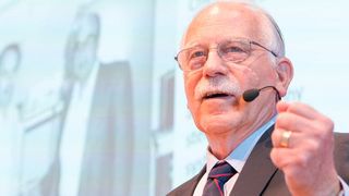 Charles „Chuck“ Hull eröffnete am ersten Tag den Kongress. Er gilt als Erfinder des 3D-Drucks und ist Mitgründer von 3D Systems. (Christian Seeling/Messe Erfurt)