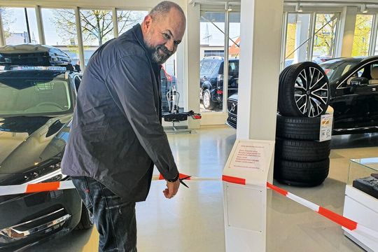 Nach vielen Wochen Ausnahmezustand konnten die Autohäuser in der zweiten Aprilhälfte wieder ihre Showrooms öffnen.(Bild:  Mauritz/»kfz-betrieb«)