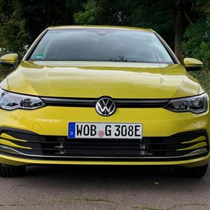 ... E-Hybrid hat VW für den Golf 8 zwei Plug-in-Hybride im Programm. Darüber hinaus gibt es drei Mildhybride.(Bild:  Seyerlein/»kfz-betrieb«)